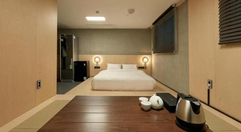 Slow Da Hotel
